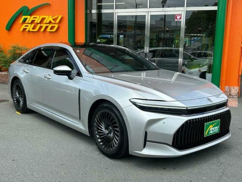 TOYOTA CROWN