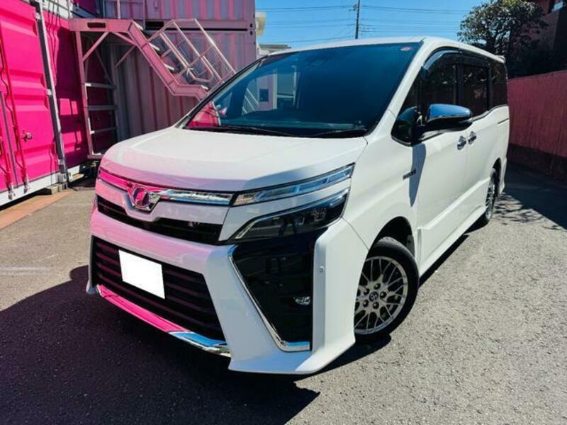 TOYOTA VOXY