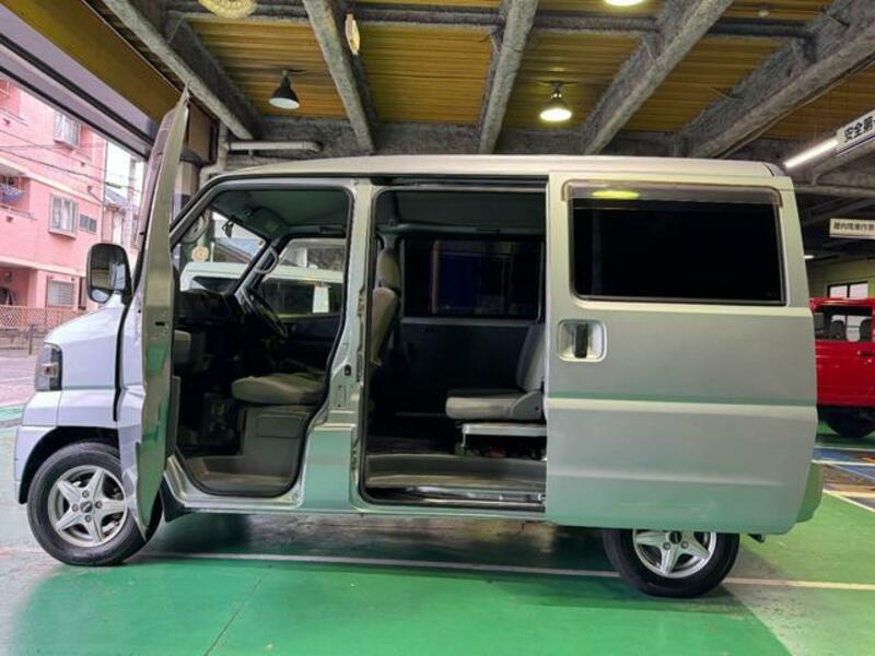 MINICAB VAN