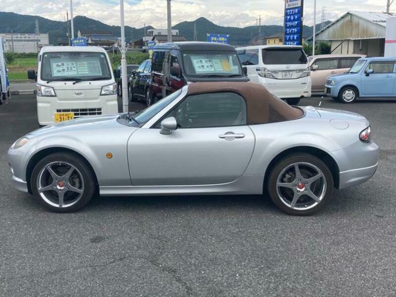 ROADSTER