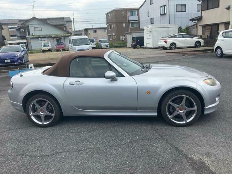 ROADSTER