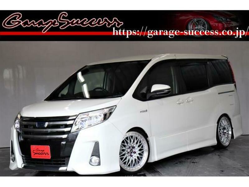 TOYOTA NOAH