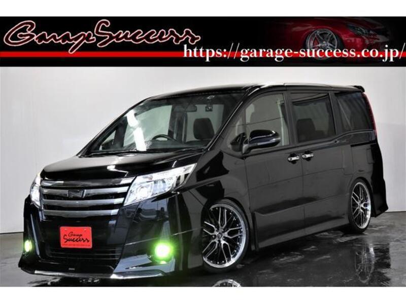 TOYOTA NOAH