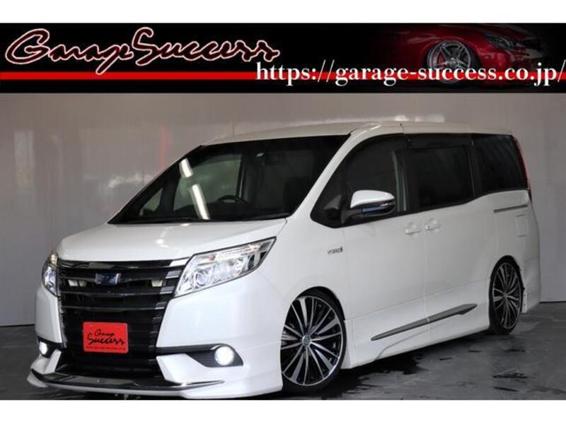 TOYOTA NOAH