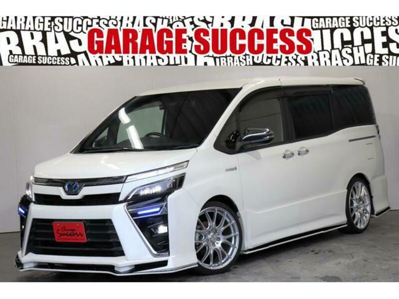 TOYOTA VOXY
