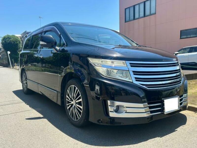 NISSAN ELGRAND