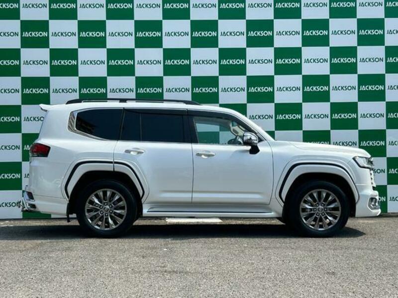 LAND CRUISER