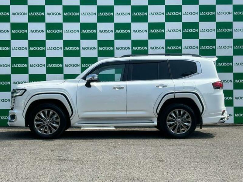 LAND CRUISER