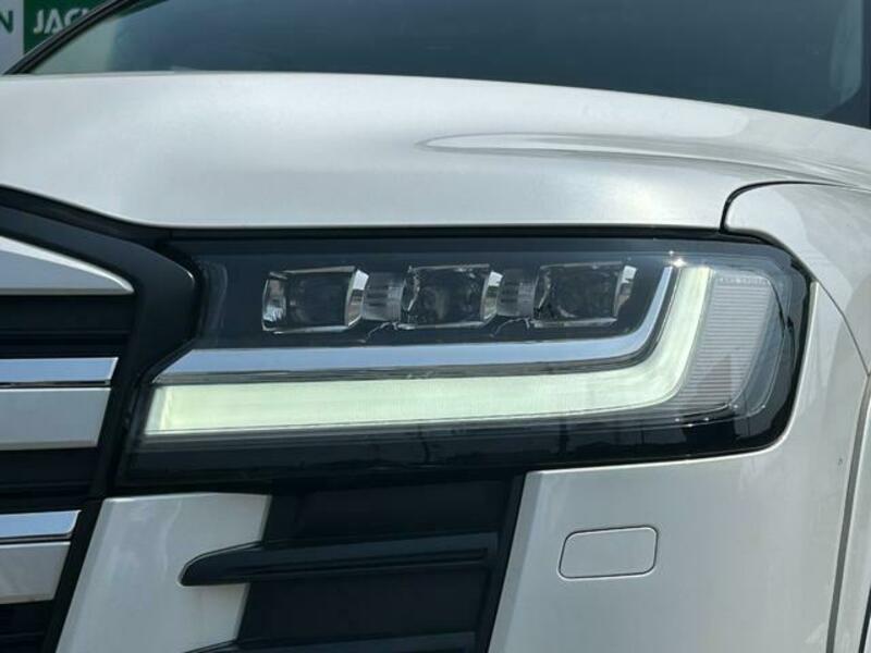 LAND CRUISER