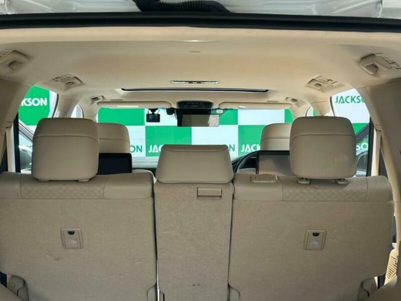 LAND CRUISER