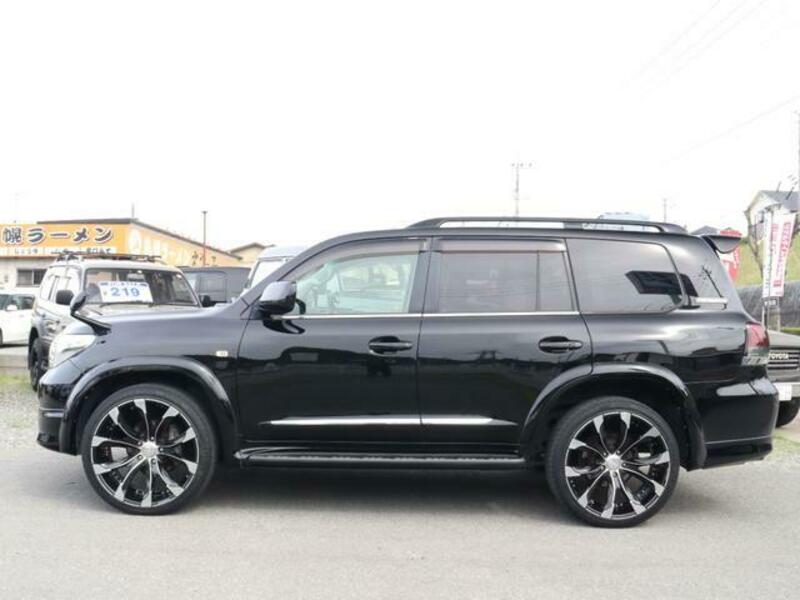 LAND CRUISER