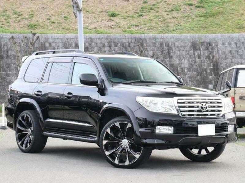 LAND CRUISER