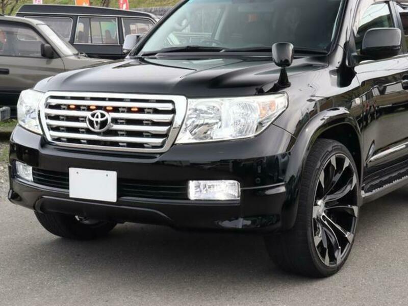LAND CRUISER