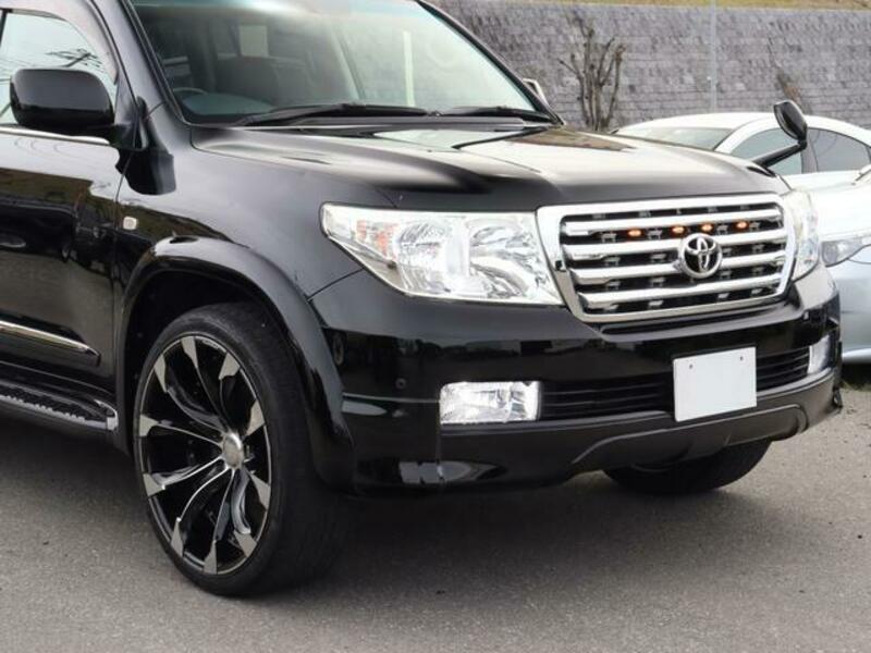 LAND CRUISER