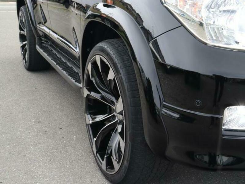 LAND CRUISER