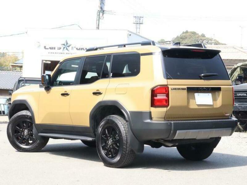 LAND CRUISER 250