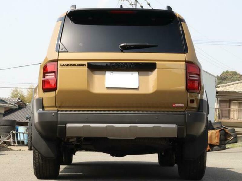 LAND CRUISER 250