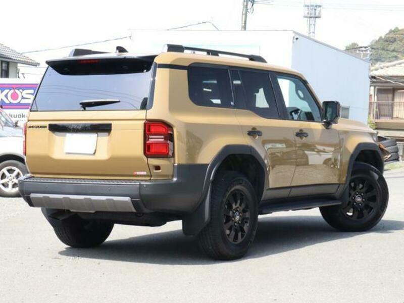 LAND CRUISER 250
