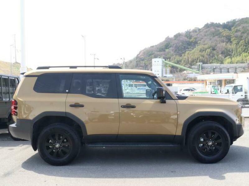 LAND CRUISER 250