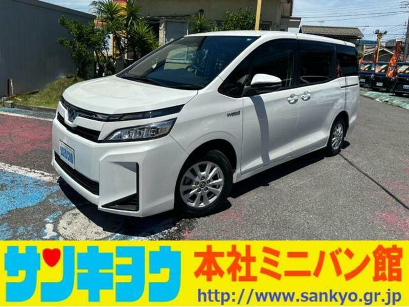 TOYOTA VOXY