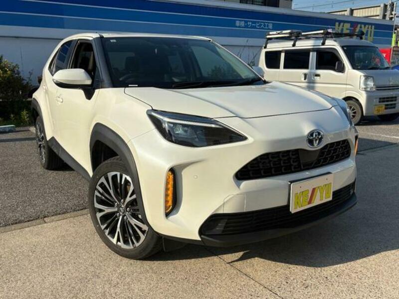 YARIS CROSS