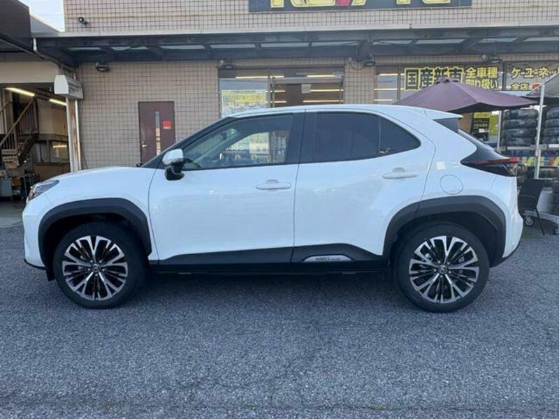 YARIS CROSS