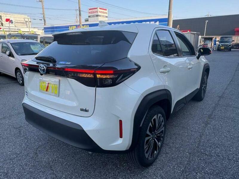YARIS CROSS