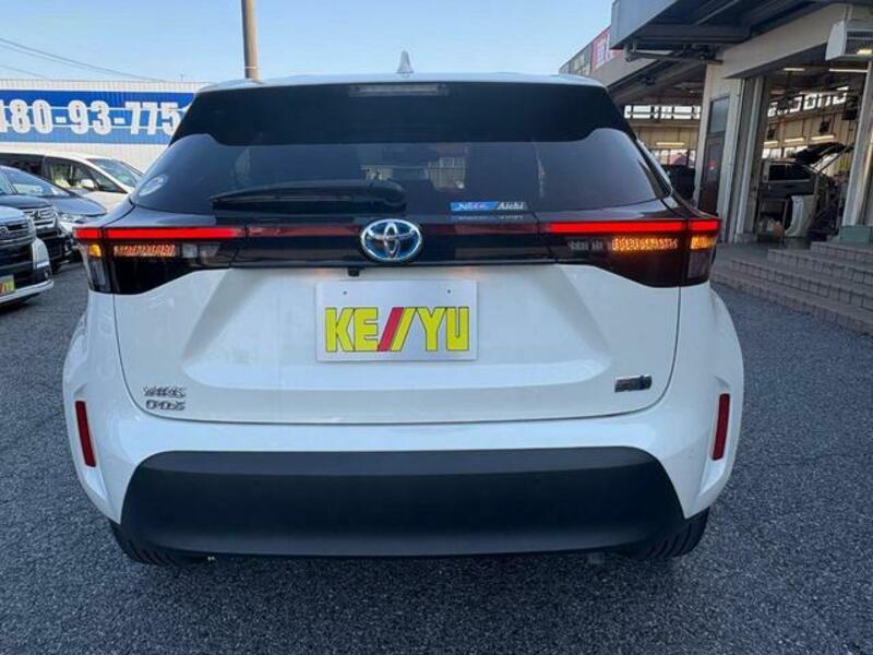 YARIS CROSS