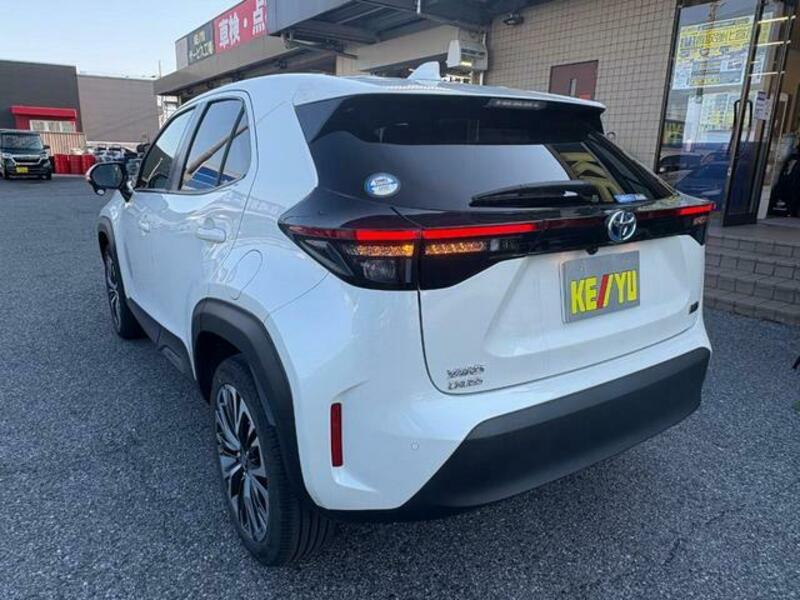 YARIS CROSS
