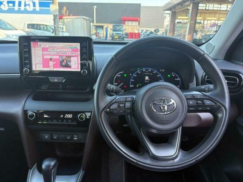 YARIS CROSS