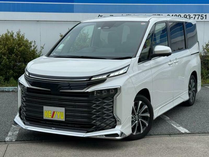 TOYOTA VOXY