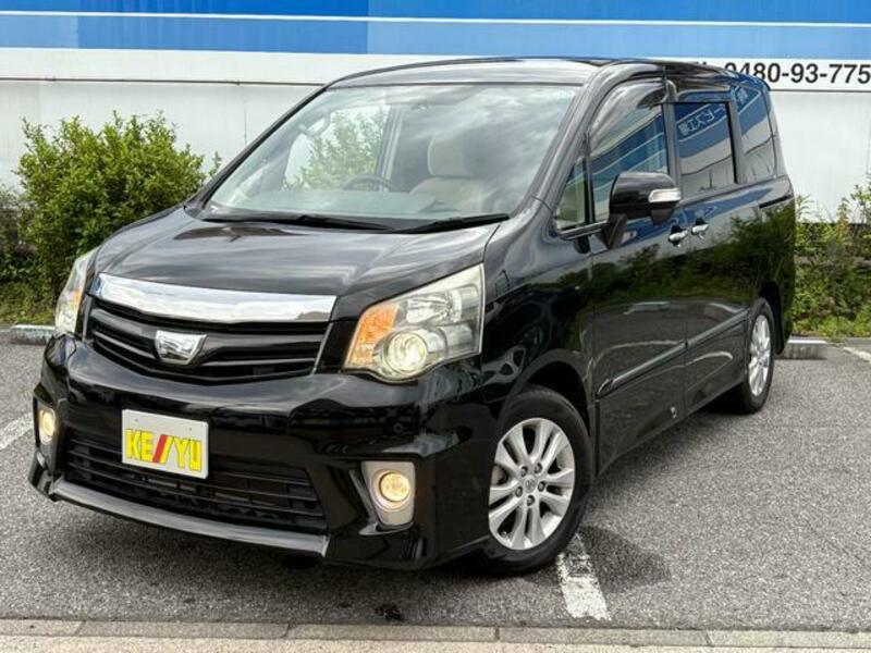 TOYOTA NOAH