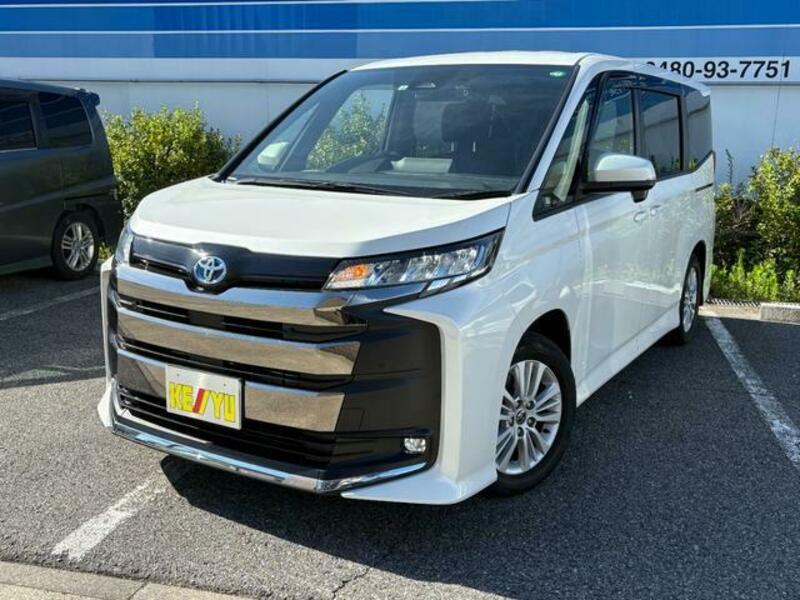 TOYOTA NOAH
