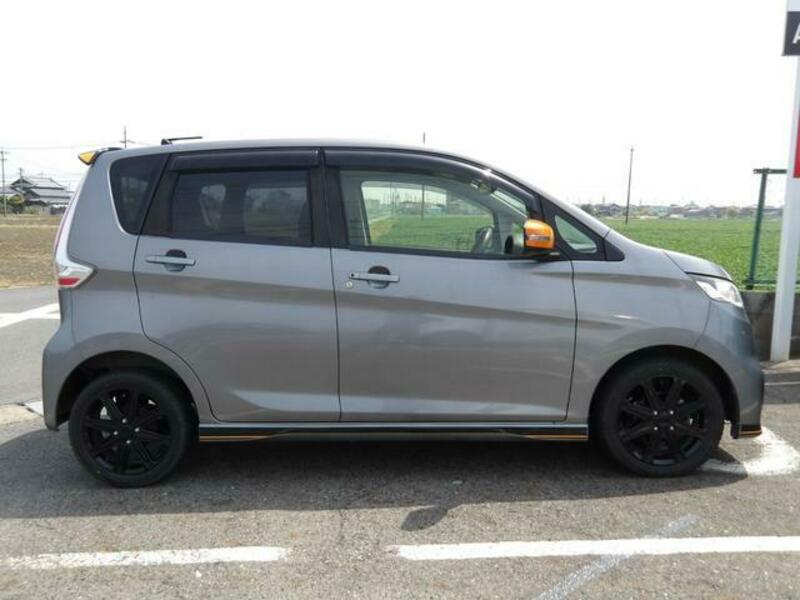 EK CUSTOM
