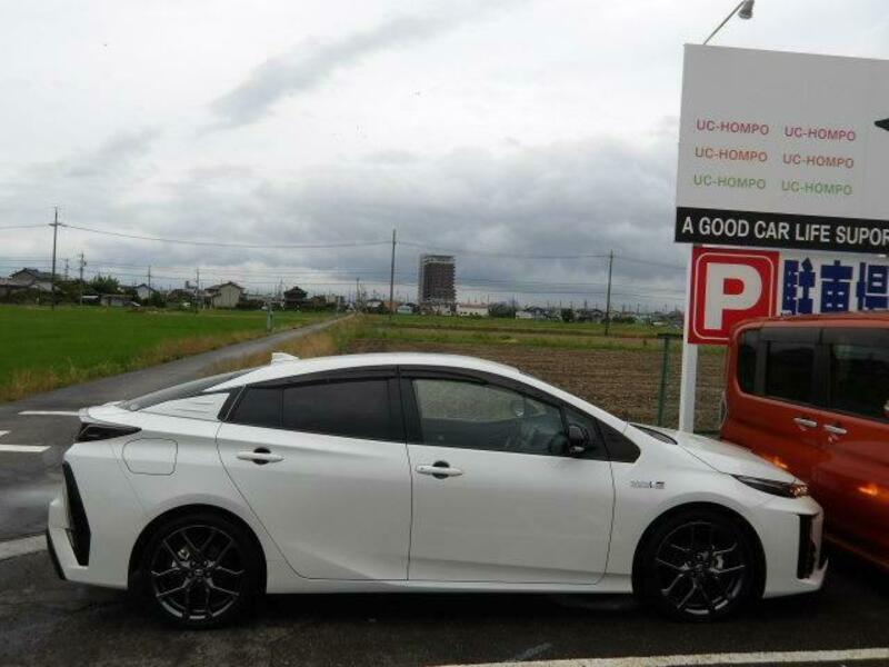 PRIUS PHV