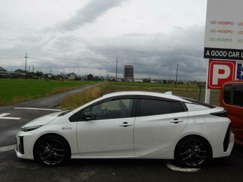PRIUS PHV