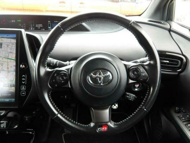 PRIUS PHV
