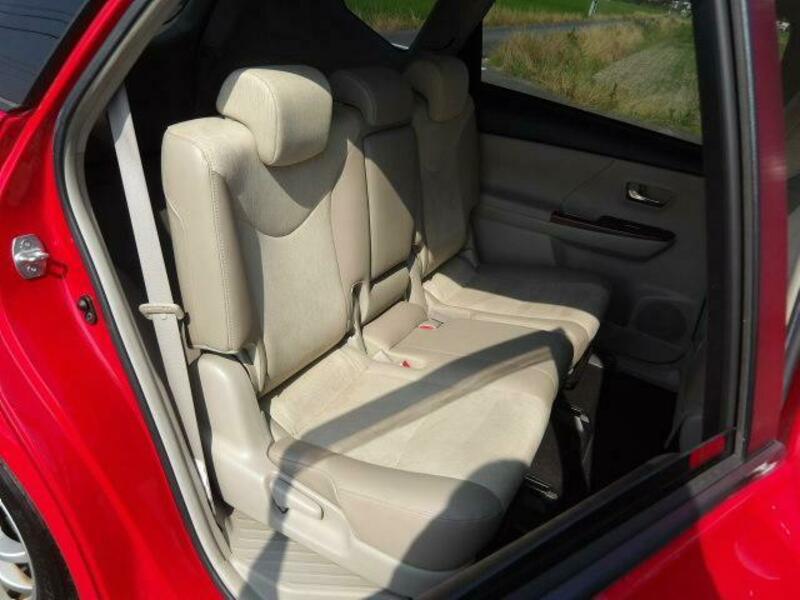 PRIUS ALPHA