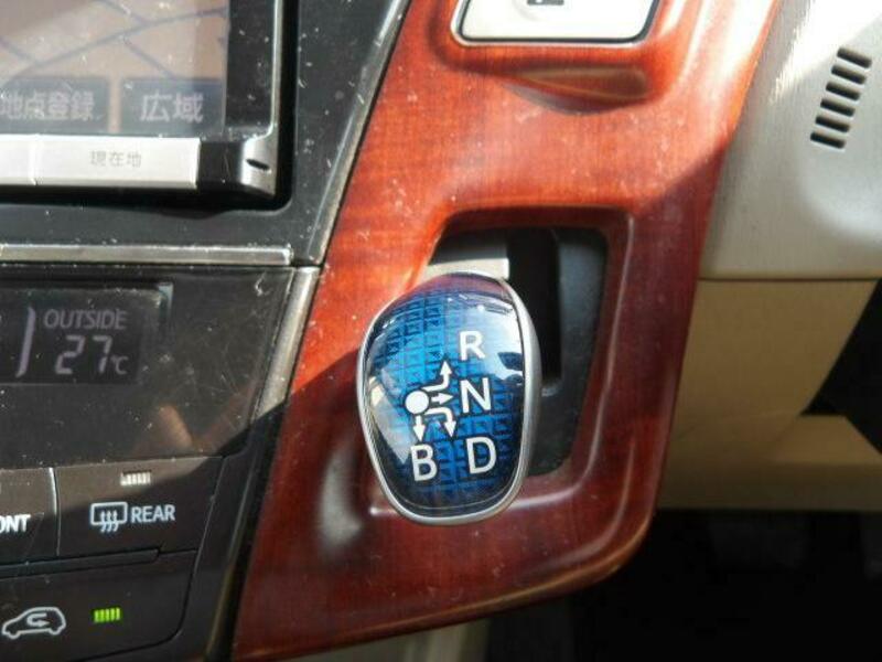PRIUS ALPHA