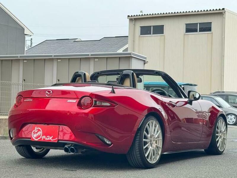 ROADSTER