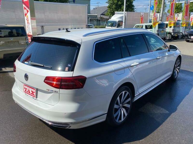 PASSAT VARIANT