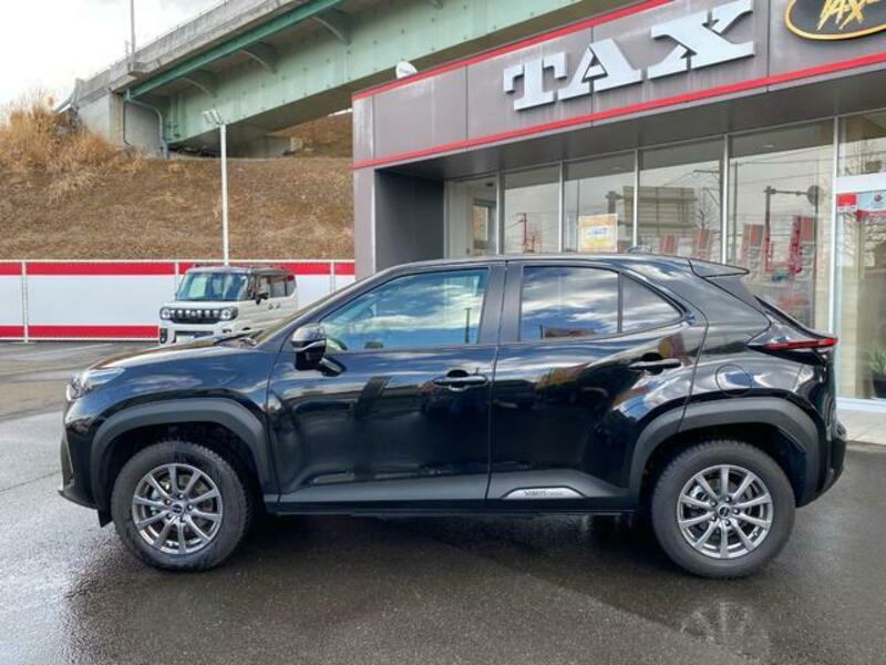 YARIS CROSS