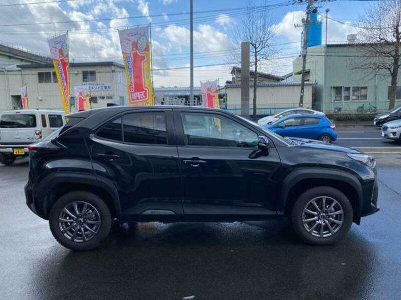 YARIS CROSS