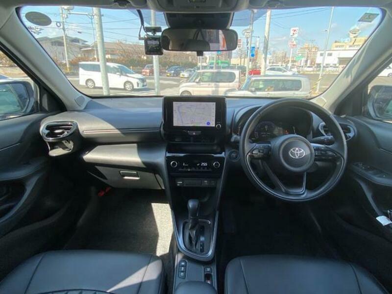 YARIS CROSS