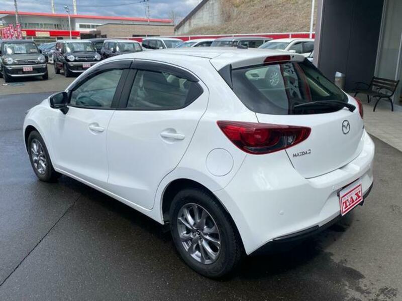 MAZDA2