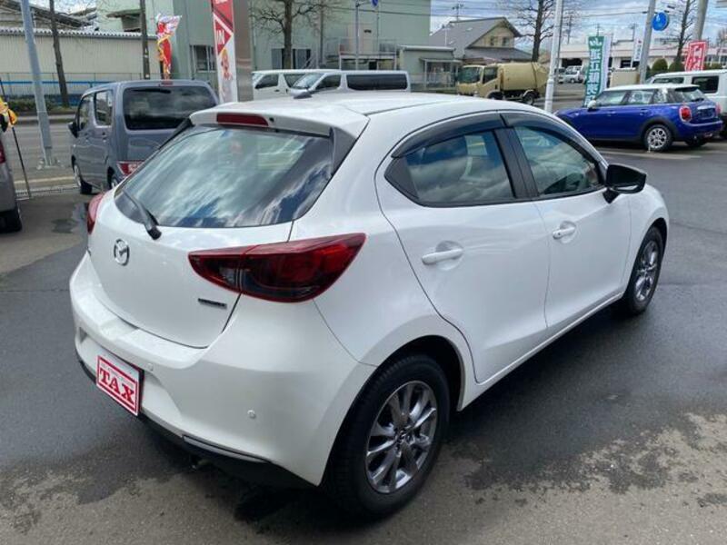 MAZDA2