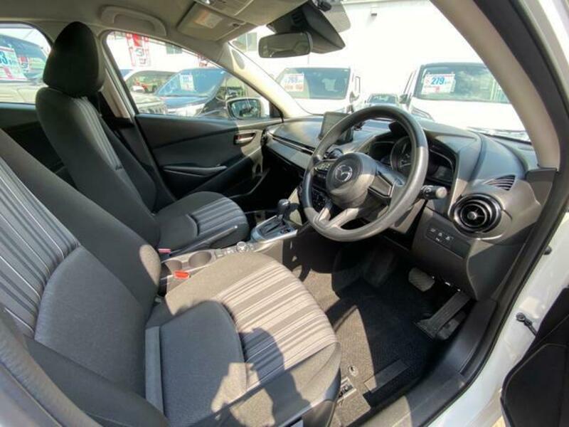 MAZDA2