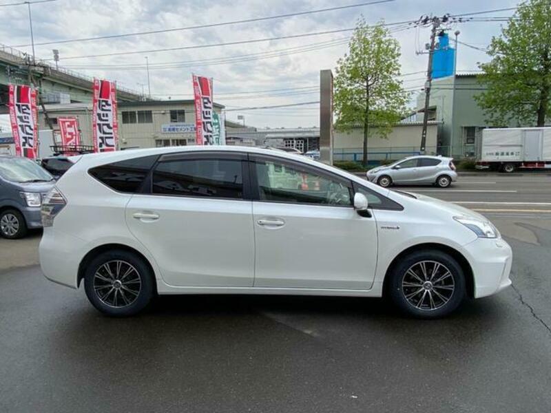 PRIUS ALPHA
