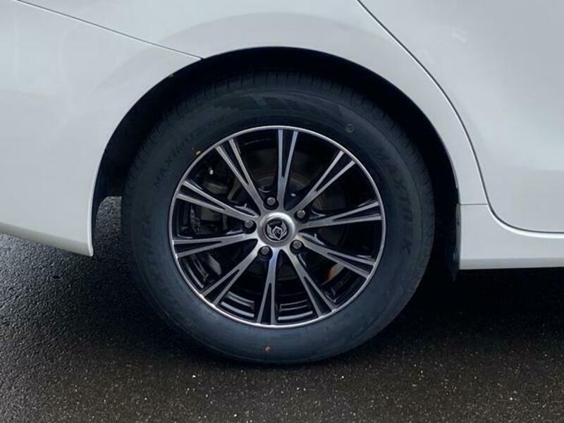 PRIUS ALPHA