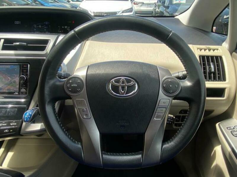 PRIUS ALPHA